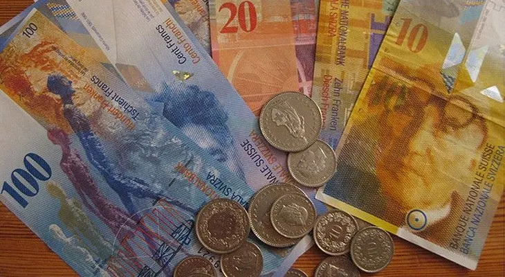 ¿Quiere cobrar sin trabajar?: Suiza vota para implantar un salario de 2.400 dólares para todos