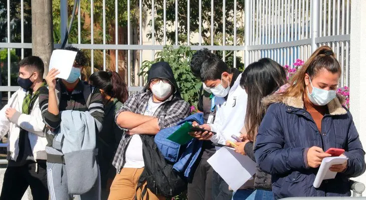 Las vacunas de Pfizer y Moderna son efectivas contra la variante Lambda de coronavirus surgida en Perú