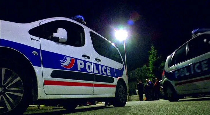 Un hombre intenta atacar a personas con un machete durante una vigilia en Niza