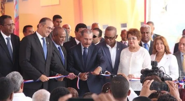 Danilo Medina deja inaugurado Palacio de Bellas Artes de Monseñor Nouel