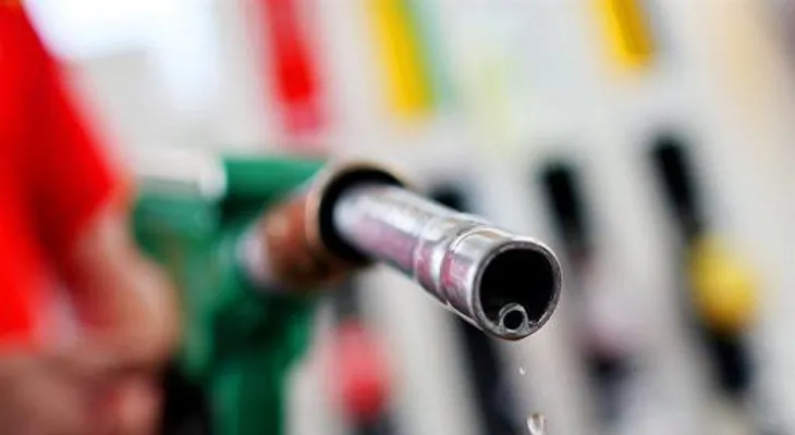 Vuelven a rebajar precios de combustibles; otros se mantienen iguales