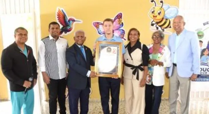 Familia Mota Gil premia la excelencia estudiantil en centro educativo de La Vega
