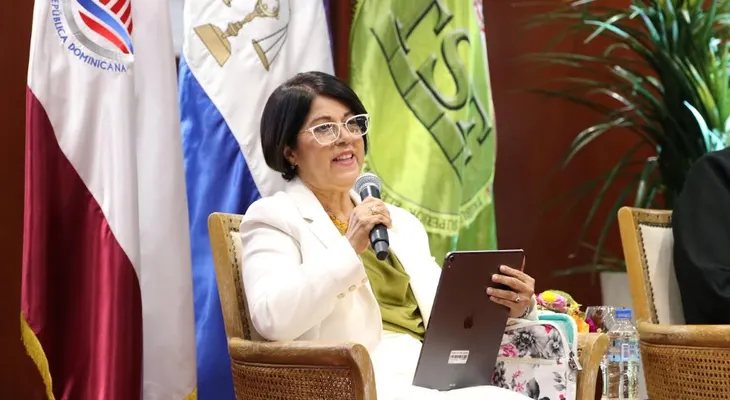 Jueza destaca rol de tribunales ante feminicidios y violencia de género