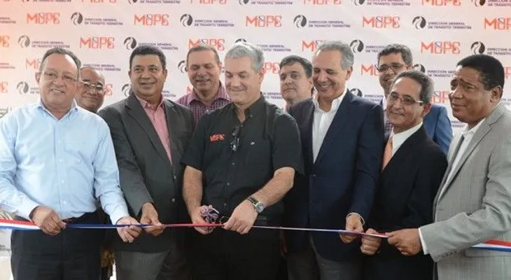 El MOP abre en La Vega oficin  de multiservicios