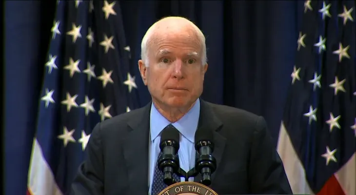 John McCain: Obama es "responsable directo" de la masacre de Orlando