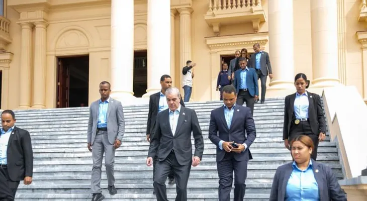 Presidente Abinader participa en simulacro de evacuación por terremoto en el Palacio Nacional