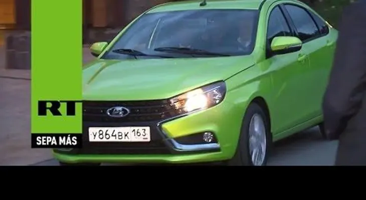 Vladímir Putin aparece en Sochi conduciendo su nuevo Lada