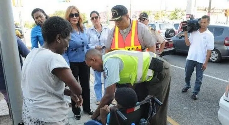41 niños pedigüeños rescatado por la Procuraduría de calles del DN