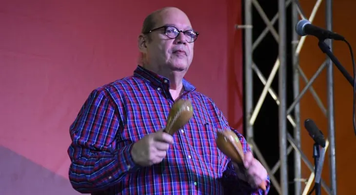 Cantautor Víctor Víctor tiene coronavirus