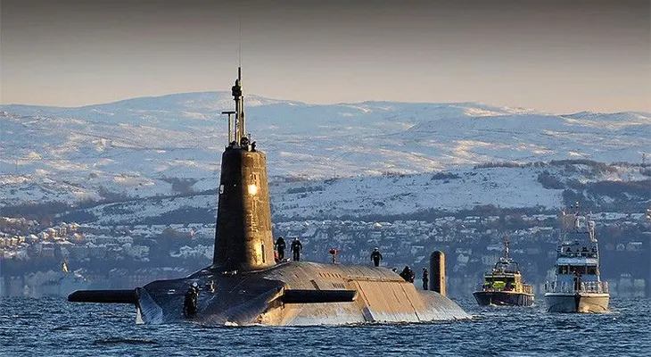 La Marina británica vuelve a meter la cabeza bajo el hielo: sus submarinos vuelven al Ártico