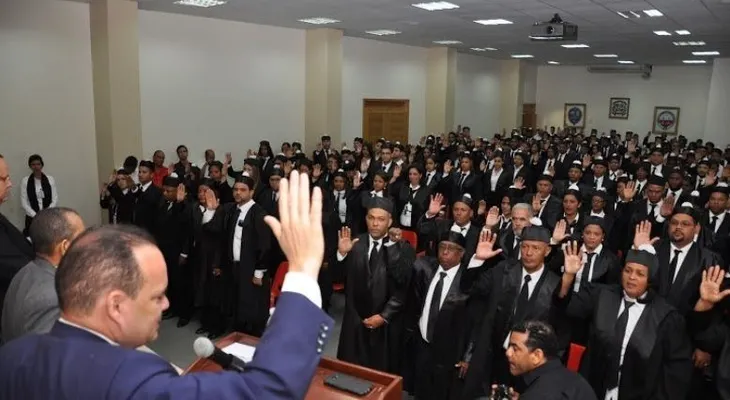 Colegio de Abogados de República Dominicana certifica 200 nuevos profesionales