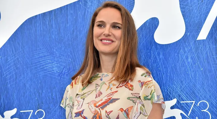 Natalie Portman dio a luz a una niña