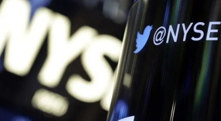 Acciones de Twitter suben brevemente por falsa nota de venta 