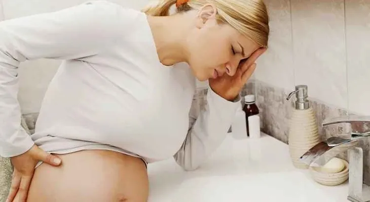 Las náuseas y vómitos en el embarazo son señal de gestación saludable