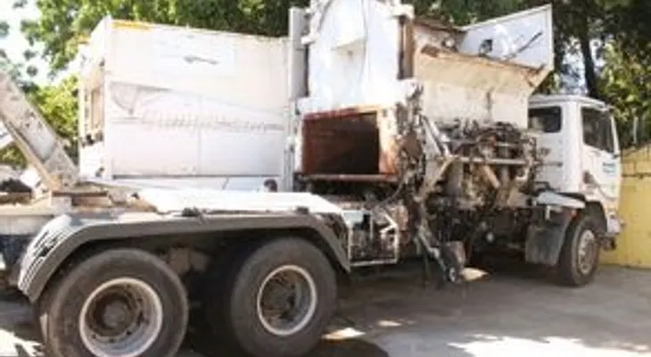 Alcaldía del municipio SDE retira todos los contenedores de basura 