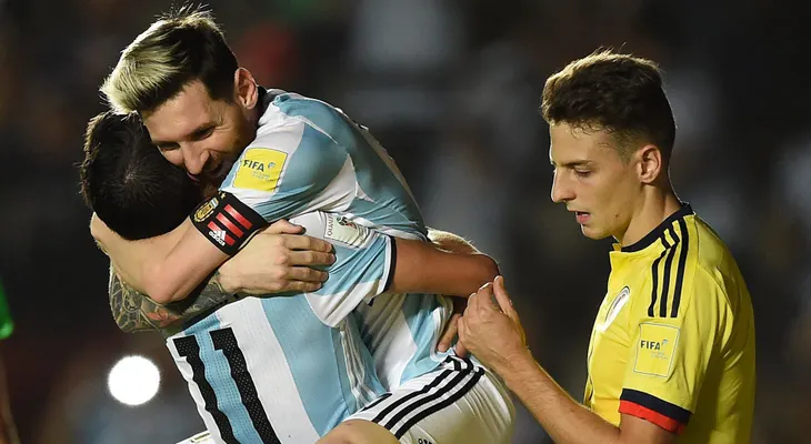 Argentina despertó a costas de Colombia