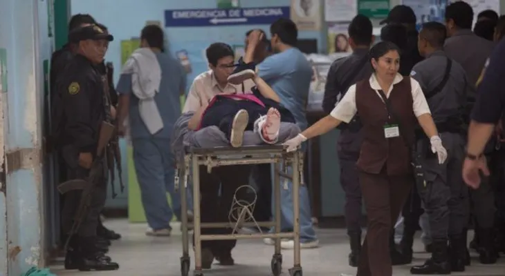  Siete muertos y 12 heridos en ataque a hospital para rescatar pandillero en Guatemala 
