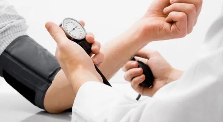 Todos pueden tomar medidas para controlar la presión arterial