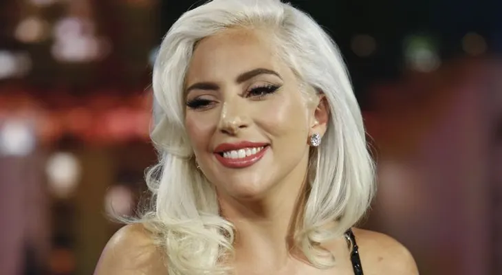 Lady Gaga se propuso matrimonio a sí misma