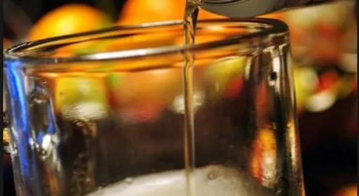 52 personas mueren en Mozambique al tomar con cerveza envenenada  