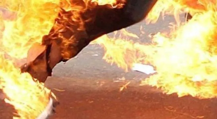 Mujer se prende fuego tras ser violada por dos hombres, en Túnez