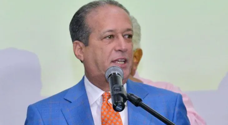 Reinaldo recula y decide aspirar para seguir en el Comité Político del PLD
