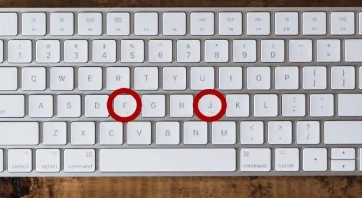 Descubre porque las letras F y J del teclado tienen una marca en relieve