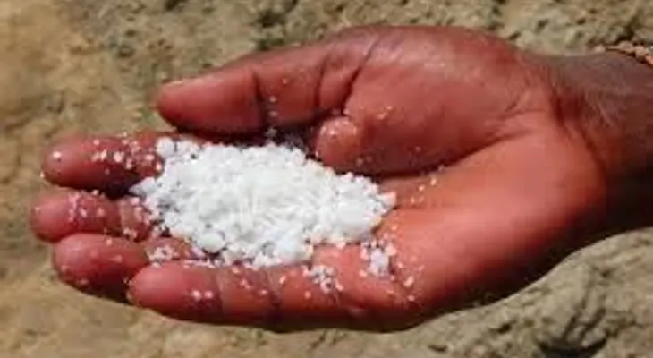 Lavarte las manos con agua de sal este primer domingo de mayo para tener bienestar económico