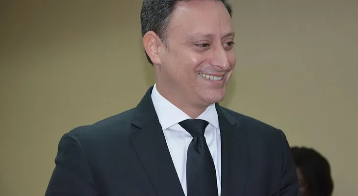 La corrupción operó sin limites en el pasado Gobierno: Jean Alain dejó contratos "gratuitos" hasta 2023 con cuatro abogados 