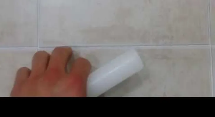 Cómo limpiar tu baño con una vela.  Cuando sepas la razón, ¡TE VAS A ASOMBRAR! 