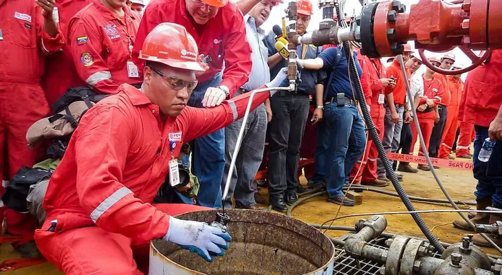 EE.UU. podría imponer este lunes sanciones al sector petrolero de Venezuela 