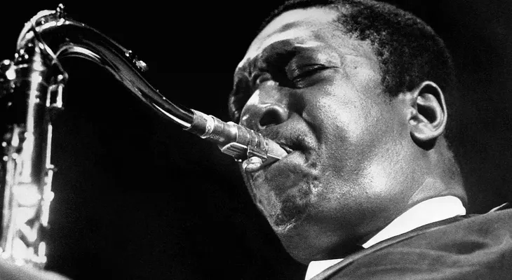 John Coltrane: 100 años del genio del saxofón que superó la heroína y revolucionó el jazz