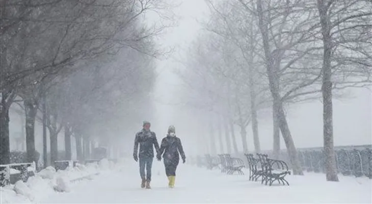 Fuerte tormenta invernal azota al noreste de EEUU 