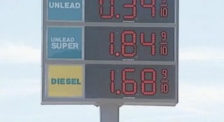 Venden galón de gasolina en por sólo 39 centavos