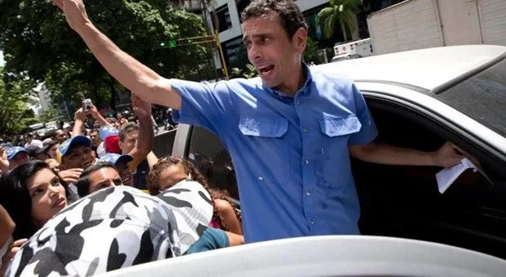 Presionan por referendo contra Maduro