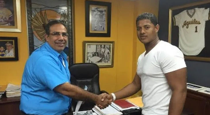 Alicaidas Águilas Cibaeñas firman al lanzador cubano Elier Sánchez