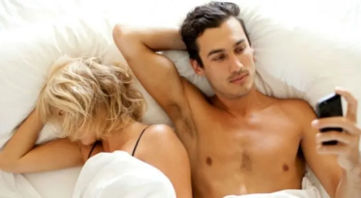 Ellas prefieren dormir que hacer el amor