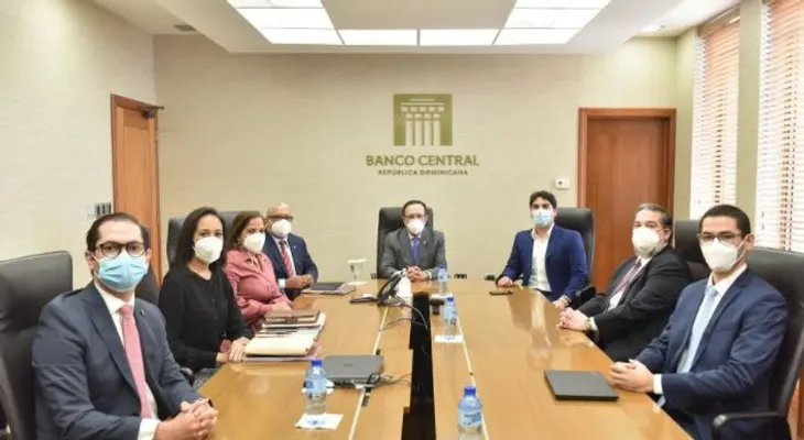 Gobernador BCRD se reúne con Hostos Rizik, director para República Dominicana del BCIE