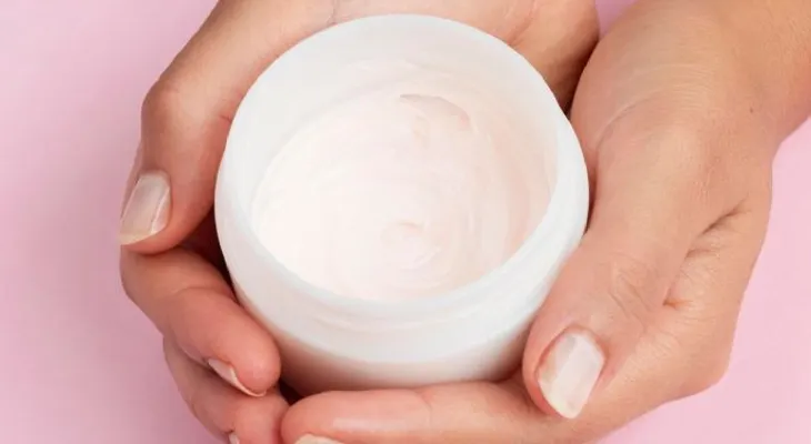 "Revelan el Secreto de la Eterna Juventud: Crema Antienvejecimiento con 2 Ingredientes de tu Cocina"
