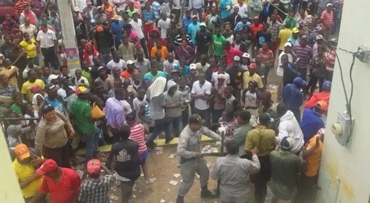 6 haitianos heridos en disputa por turno para regularización 