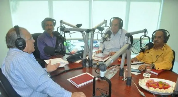 Estrenan programa radial "Conversando de Salud"