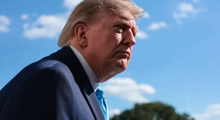 Trump dejará de usar fondos públicos y pagará anuncios con dinero del súper PAC MAGA