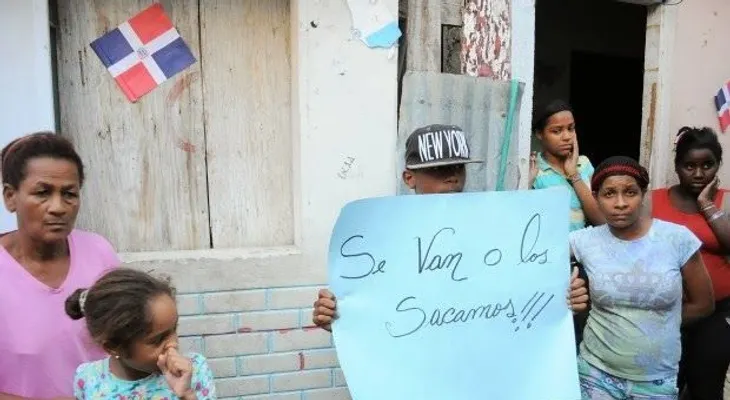 Dos jóvenes haitianas le entran a palos niña dominicana de 10 años 