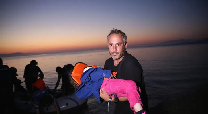 Mueren decenas de inmigrantes al hundirse las embarcaciones trataban llegar a Europa