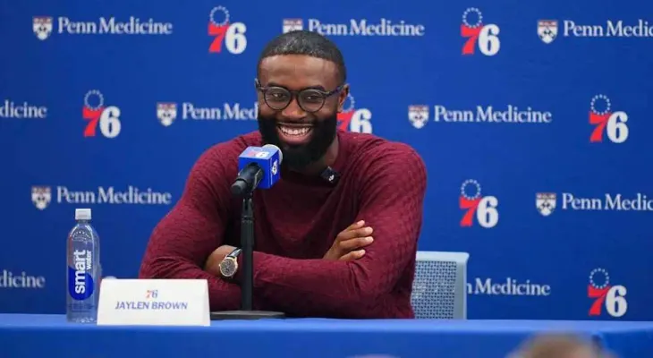 Jaylen Brown califica su traspaso a los Sixers como una 'transición de locos'