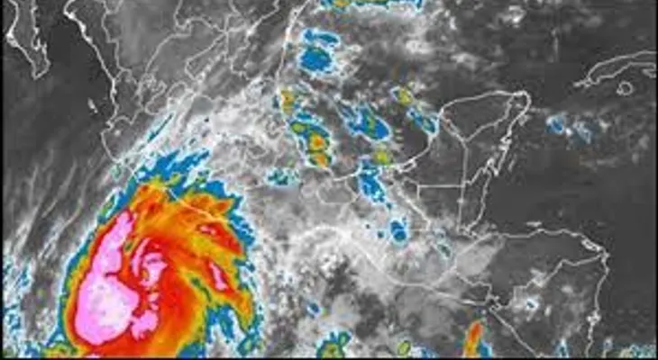 Huracán Patricia de categoría 4 se acerca a costas de México