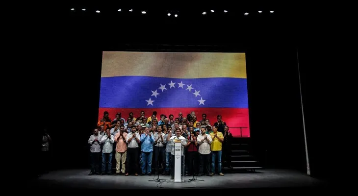 Oposición venezolana convoca a paro cívico nacional de 24 horas