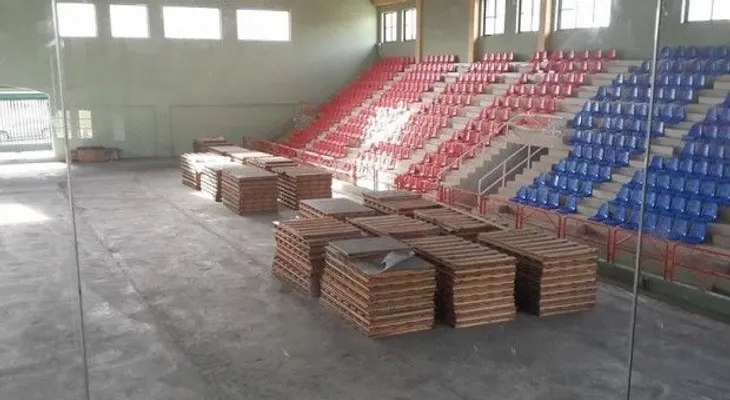 Tabloncillo del Club San Carlos tiene más de 3 años de comprado sin instalar