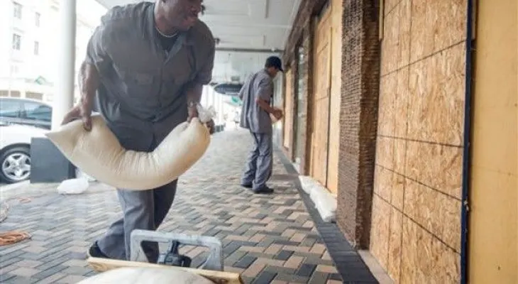 El huracán Joaquín golpea las Bahamas