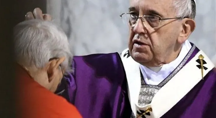 El Papa participa en procesión del Miércoles de Ceniza 